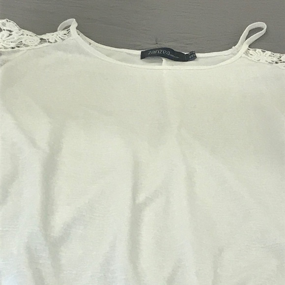 Cold shoulder lace sleeve top - Picture 8 of 10